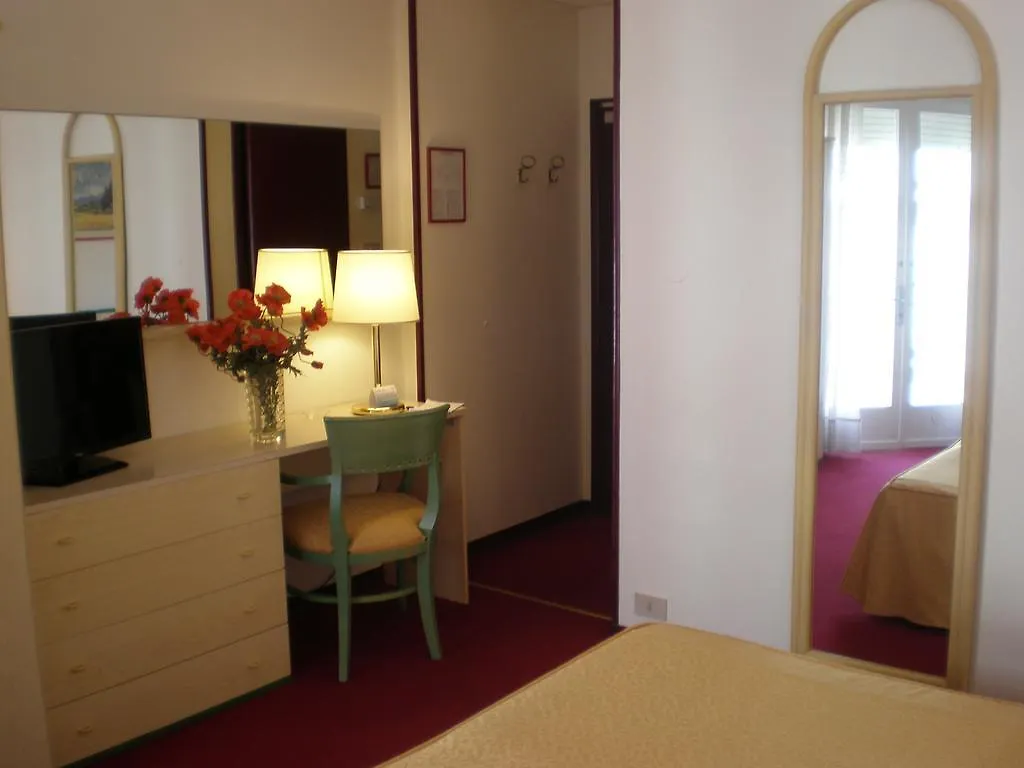 Hotel Majestic Lido di Jesolo 4*,