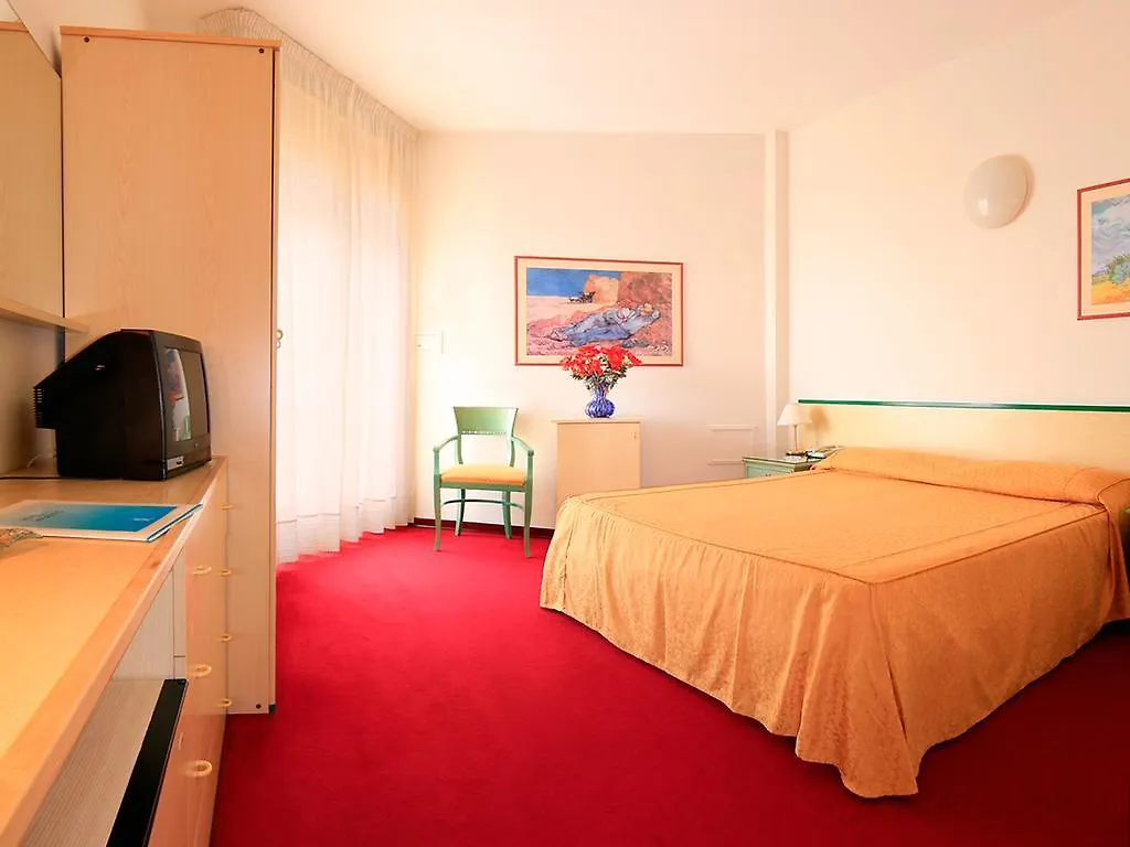Hotel Majestic Lido di Jesolo 4*,