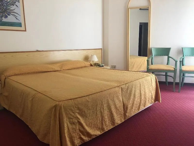 Hotel Majestic Lido di Jesolo 4*,