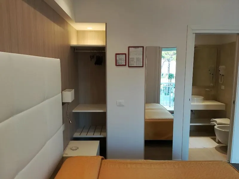 Hotel Majestic Lido di Jesolo 4*,
